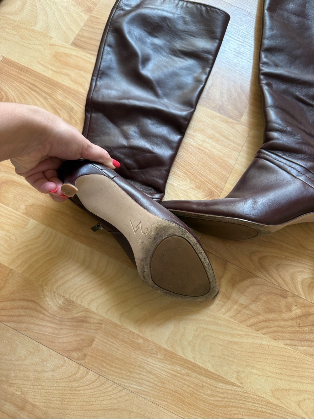27 EDIT Women's Tall Pointed-Toe Leather Boots in Dark Brown - Picture 3 of 3
